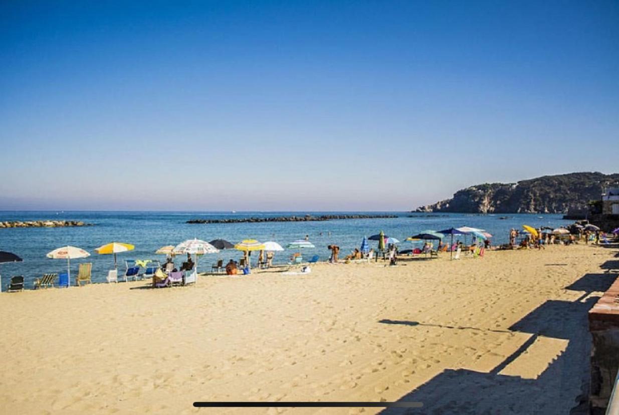 Mood * Ischia
